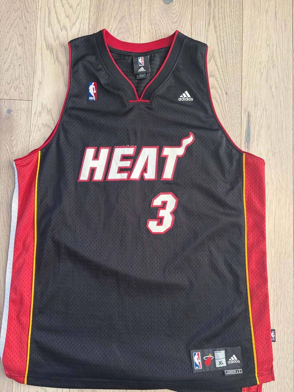 Adidas Miami Heat Dwyane Wade #3 NBA Jersey Size XL